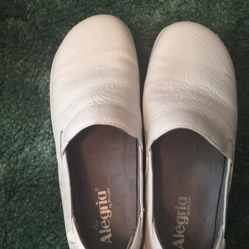 Algeria nursing shoes
